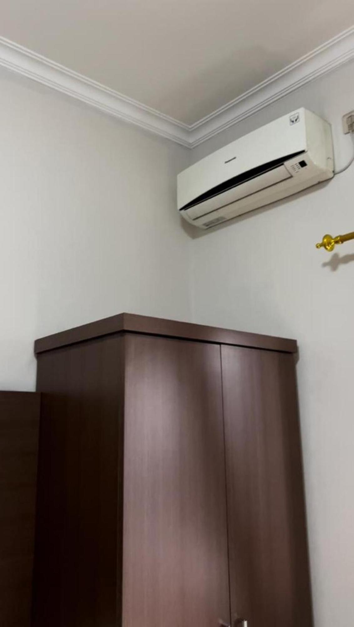 Hens Guesthouse Syariah Gadobangkong Екстер'єр фото
